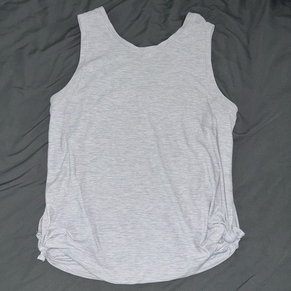 Bundle of Activewear! 2 pairs of leggings, 2 tops, 1 pair of shorts - Picture 6 of 11